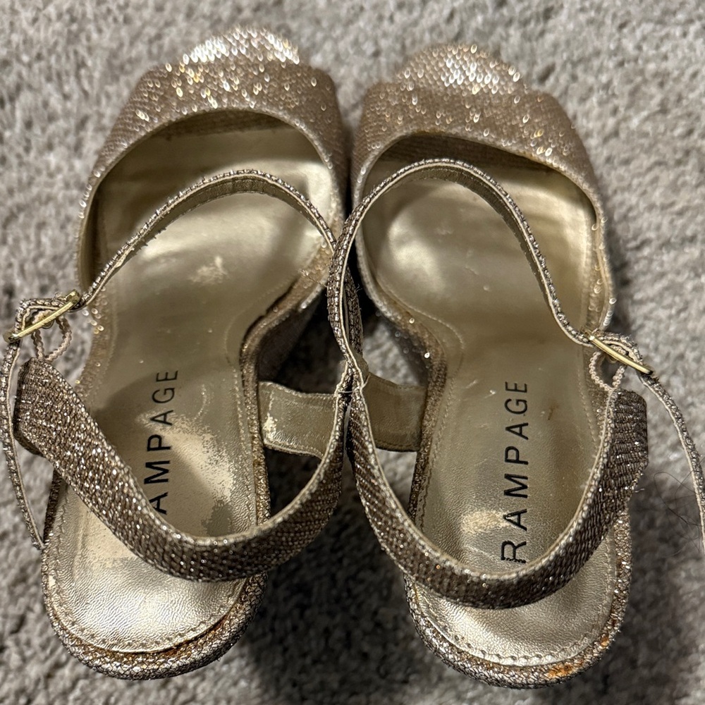 ⭐️ 2/$12 Rampage Sparkling Champagne Wedge Sandals-Single Item - Picture 4 of 6